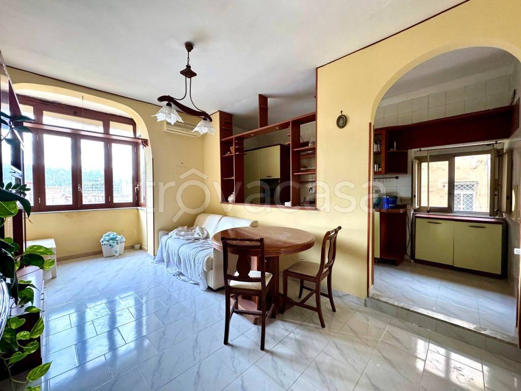 appartamento in vendita a Napoli in zona Fuorigrotta