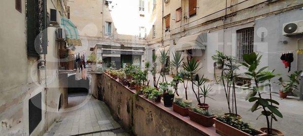 locale di sgombero in vendita a Napoli