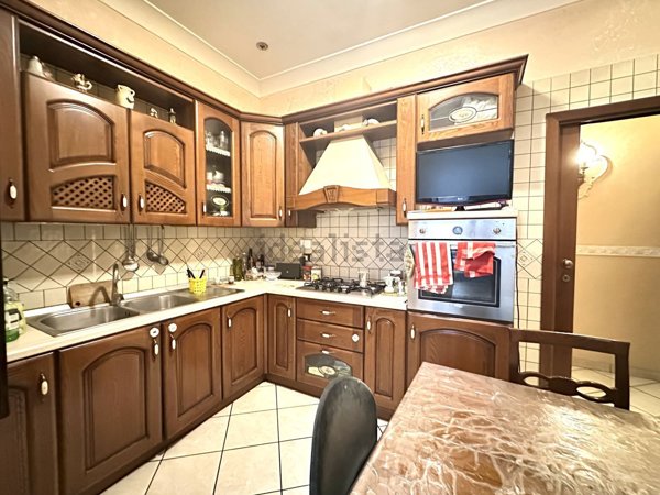 appartamento in vendita a Napoli in zona Pendino / San Giuseppe