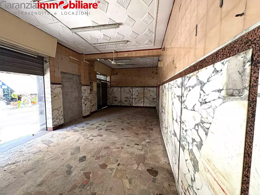 appartamento in vendita a Napoli in zona San Carlo all'Arena