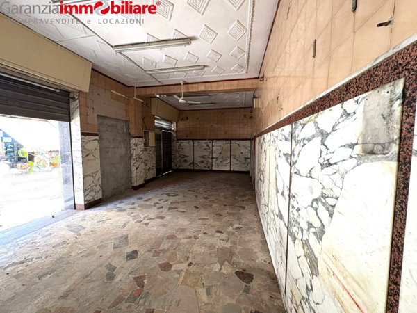 appartamento in vendita a Napoli in zona San Carlo all'Arena