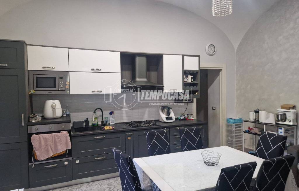 appartamento in vendita a Napoli in zona Stella