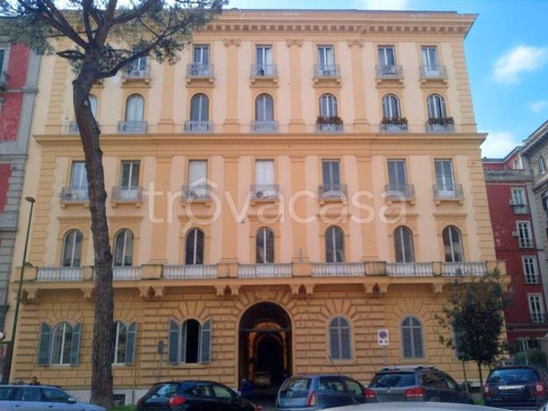 appartamento in vendita a Napoli in zona Chiaia