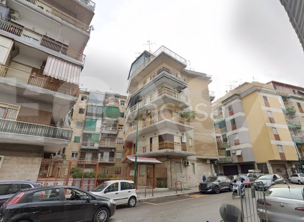 appartamento in vendita a Napoli in zona Secondigliano