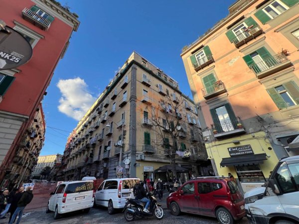 appartamento in vendita a Napoli in zona Stella