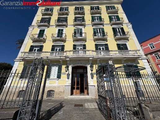 appartamento in vendita a Napoli in zona Posillipo