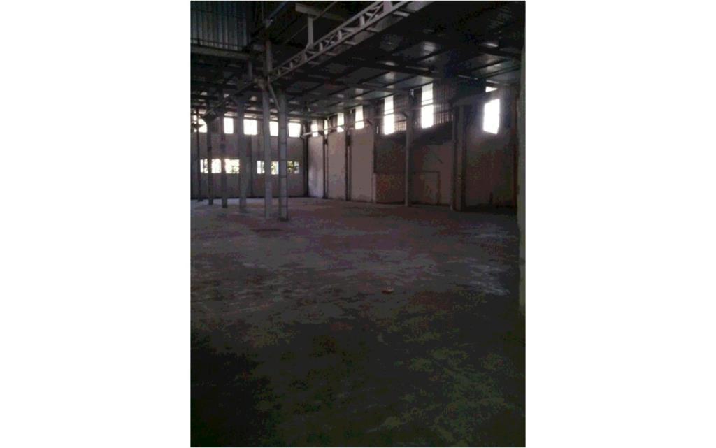 locale commerciale in vendita a Napoli in zona Porto