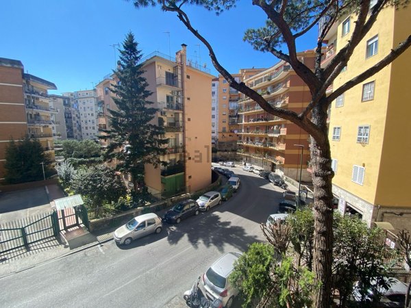 appartamento in vendita a Napoli in zona Arenella