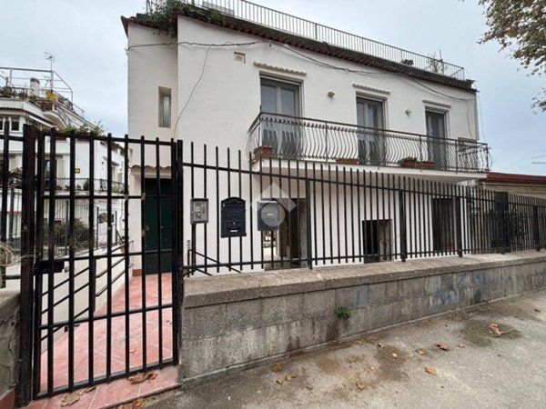 appartamento in vendita a Napoli in zona Posillipo