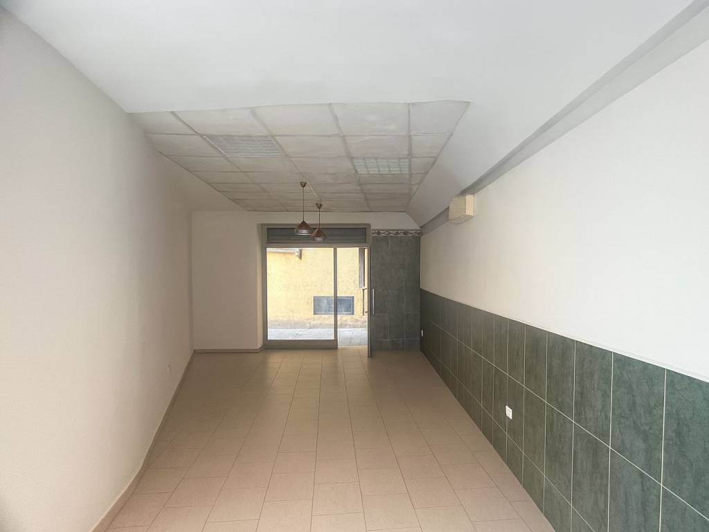 negozio in vendita a Napoli in zona Vomero