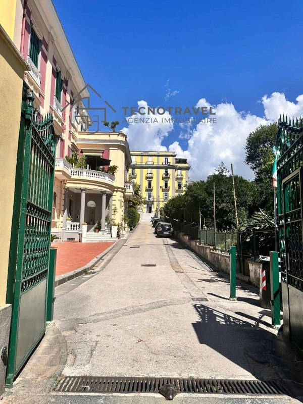 appartamento in vendita a Napoli in zona Posillipo