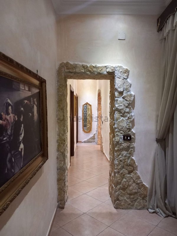 appartamento in vendita a Napoli in zona Stella