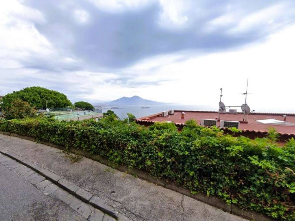 appartamento in vendita a Napoli in zona Posillipo