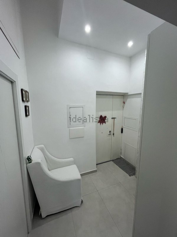 appartamento in vendita a Napoli in zona San Lorenzo