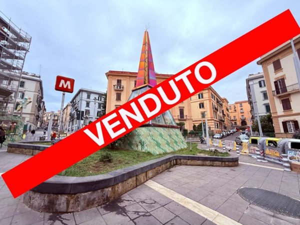 appartamento in vendita a Napoli in zona Stella
