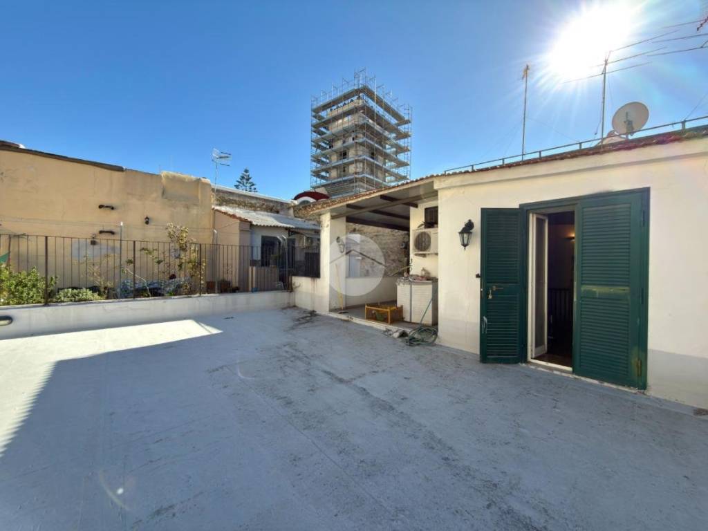 appartamento in vendita a Napoli in zona Pendino / San Giuseppe