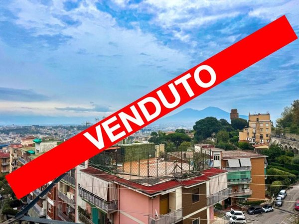 appartamento in vendita a Napoli in zona San Carlo all'Arena