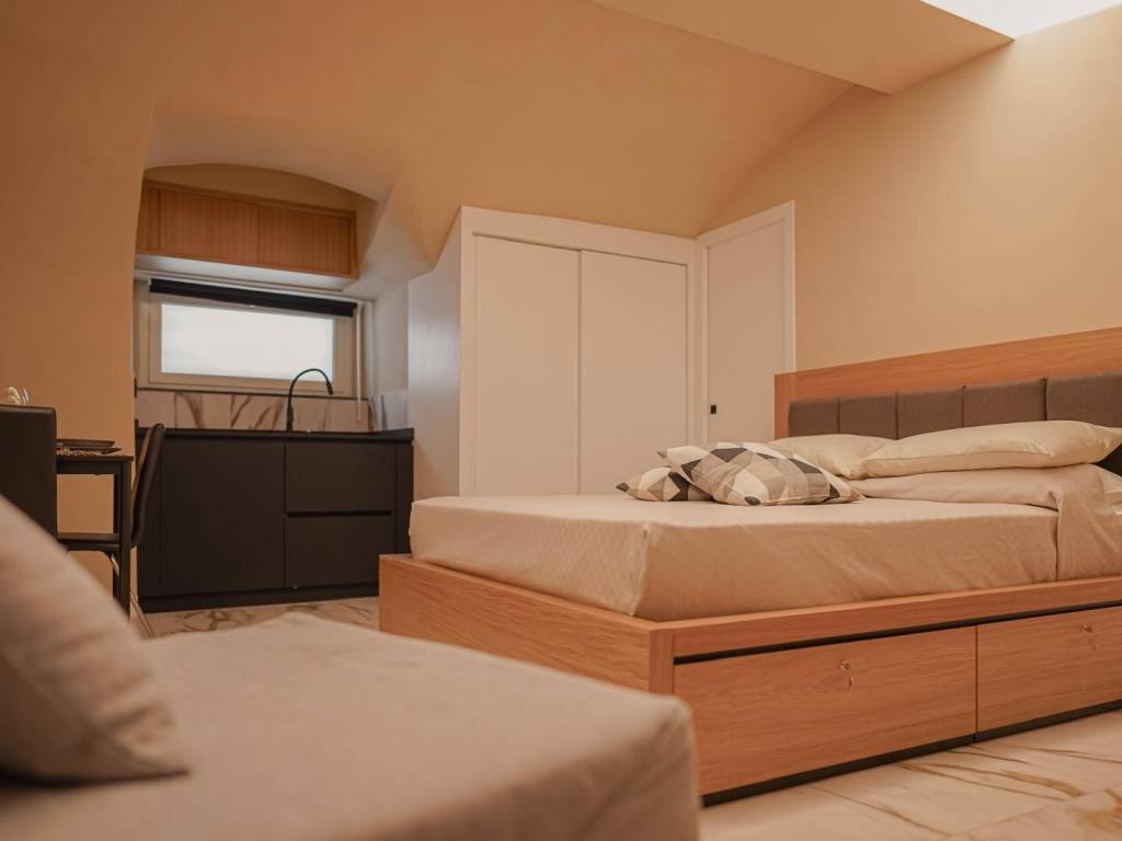 appartamento in vendita a Napoli in zona Chiaia