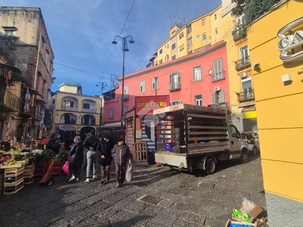 negozio in vendita a Napoli in zona Vomero