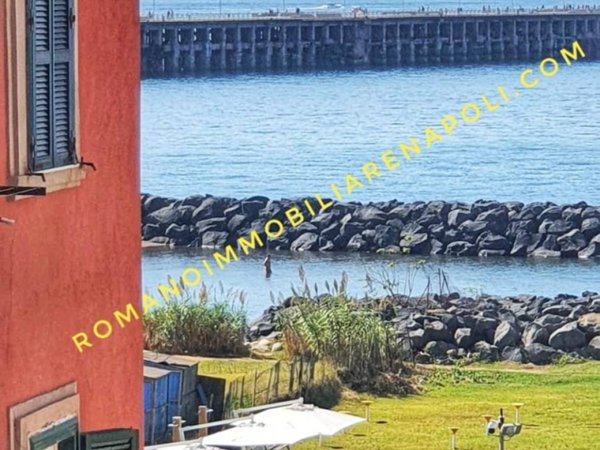 appartamento in vendita a Napoli in zona Bagnoli