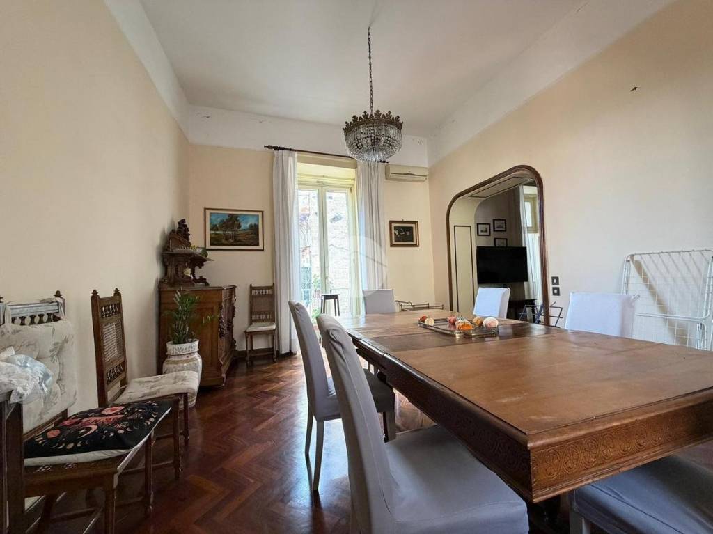 appartamento in vendita a Napoli