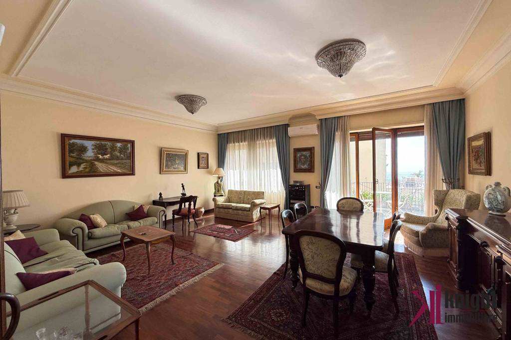 appartamento in vendita a Napoli in zona Posillipo