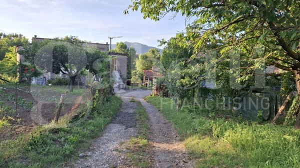 appartamento in vendita a Napoli in zona Vicaria