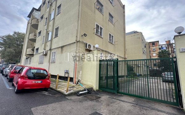 appartamento in vendita a Napoli in zona Fuorigrotta