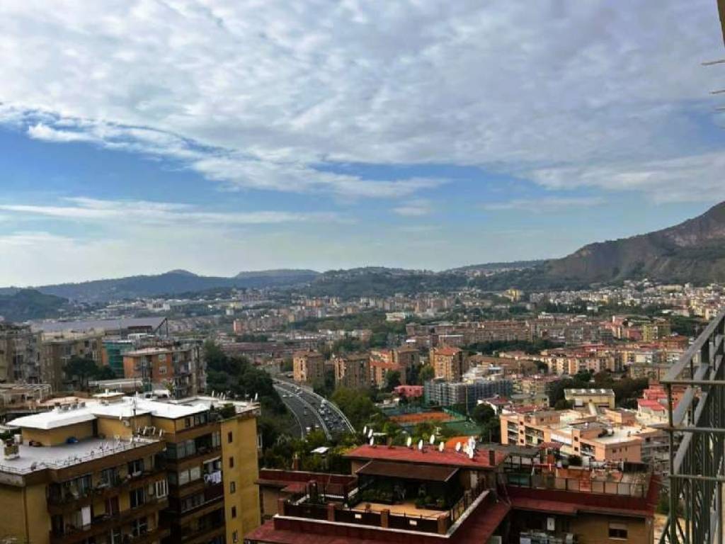 appartamento in vendita a Napoli in zona Fuorigrotta