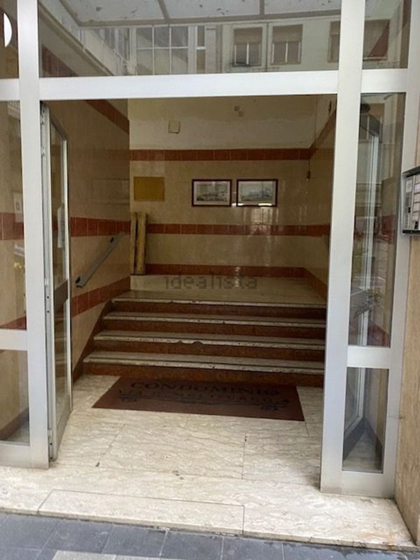 ufficio in vendita a Napoli in zona Porto