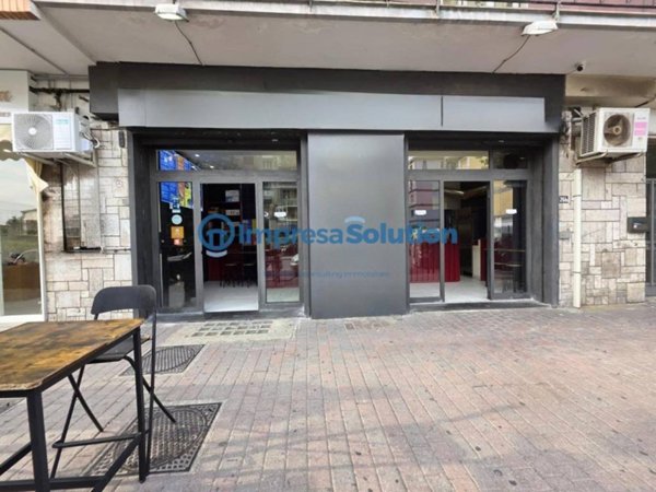 negozio in vendita a Napoli in zona Soccavo
