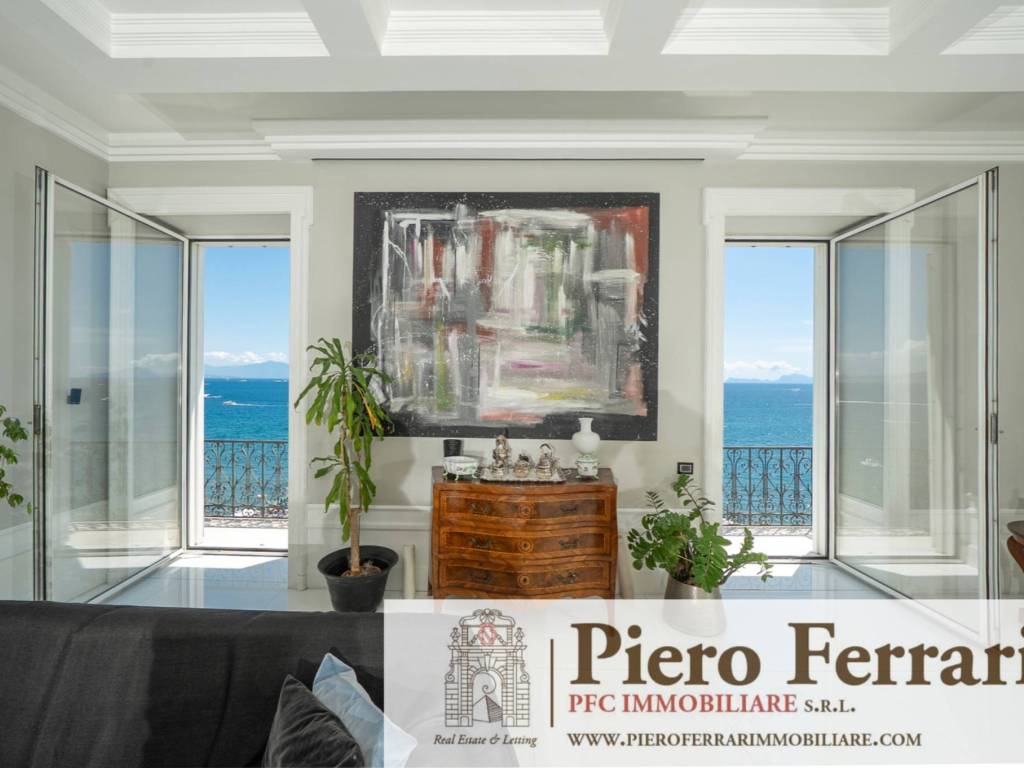 appartamento in vendita a Napoli in zona Posillipo