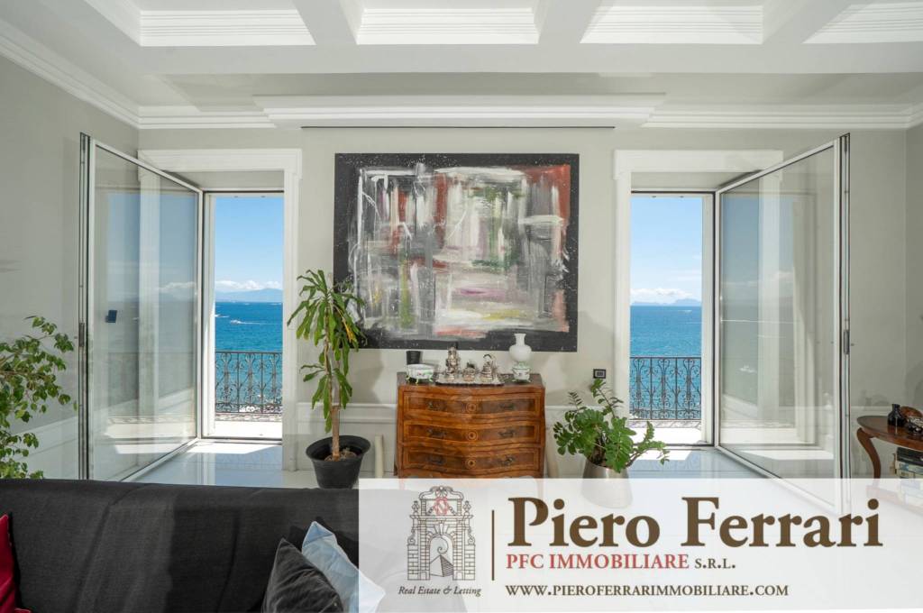 appartamento in vendita a Napoli in zona Posillipo