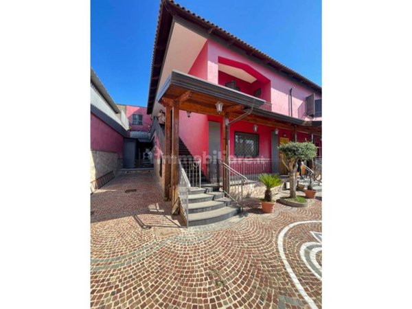 casa indipendente in vendita a Napoli in zona Pianura