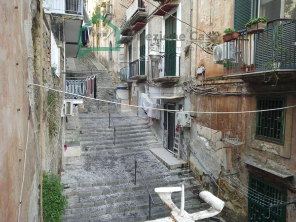 appartamento in vendita a Napoli in zona Stella