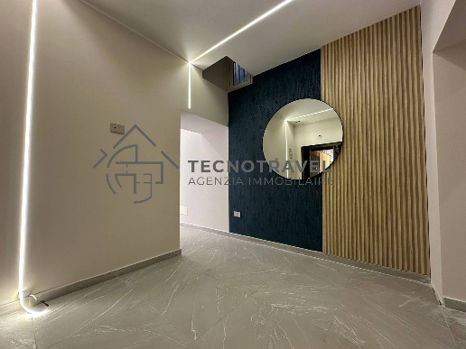 appartamento in vendita a Napoli in zona Chiaia