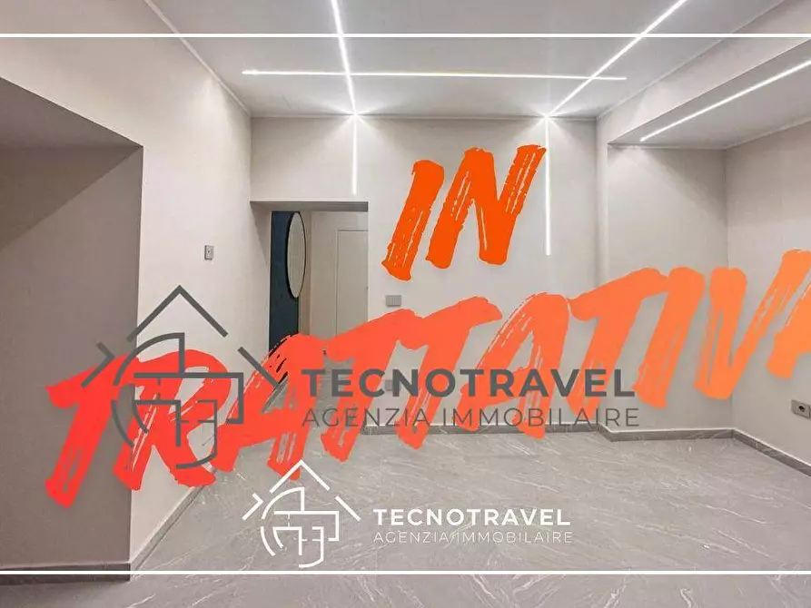 appartamento in vendita a Napoli in zona Chiaia