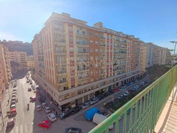appartamento in vendita a Napoli in zona Fuorigrotta