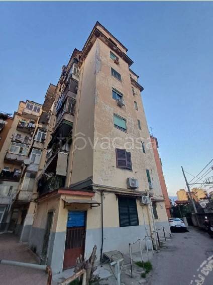 appartamento in vendita a Napoli in zona Bagnoli