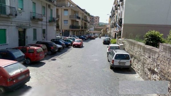 locale commerciale in vendita a Napoli in zona Soccavo