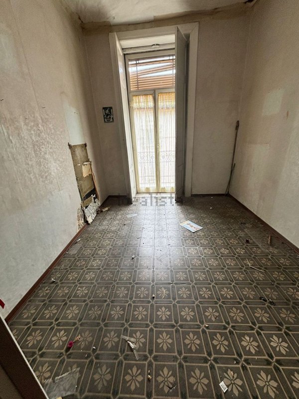 appartamento in vendita a Napoli in zona Vicaria