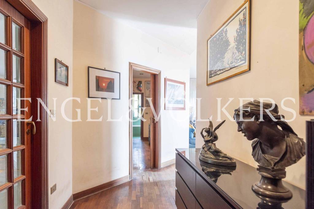 appartamento in vendita a Napoli in zona Vomero