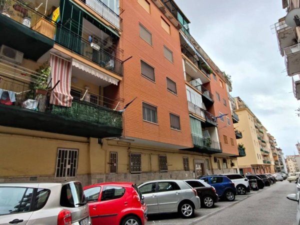 appartamento in vendita a Napoli in zona Bagnoli
