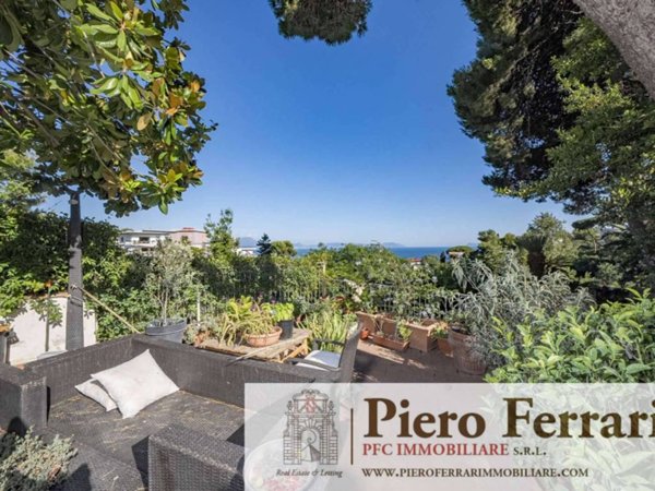 appartamento in vendita a Napoli in zona Posillipo
