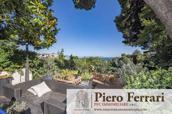 appartamento in vendita a Napoli in zona Posillipo