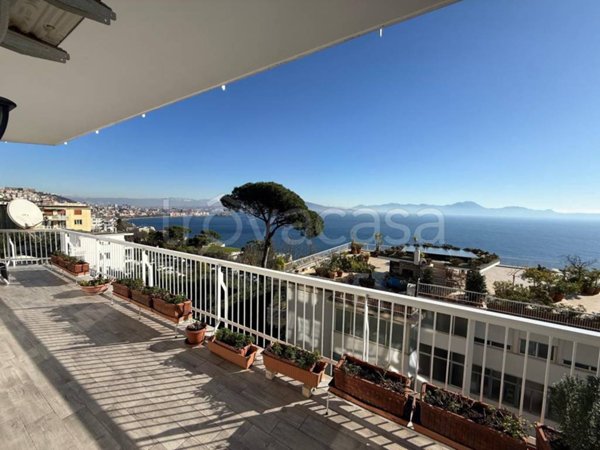 appartamento in vendita a Napoli in zona Posillipo