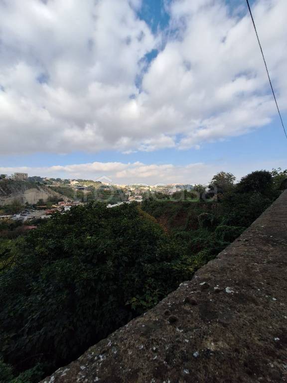 appartamento in vendita a Napoli in zona Stella