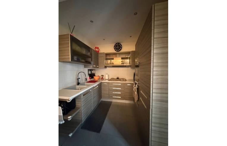 appartamento in vendita a Napoli in zona San Lorenzo