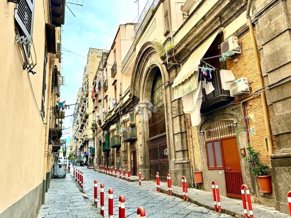 appartamento in vendita a Napoli in zona San Ferdinando