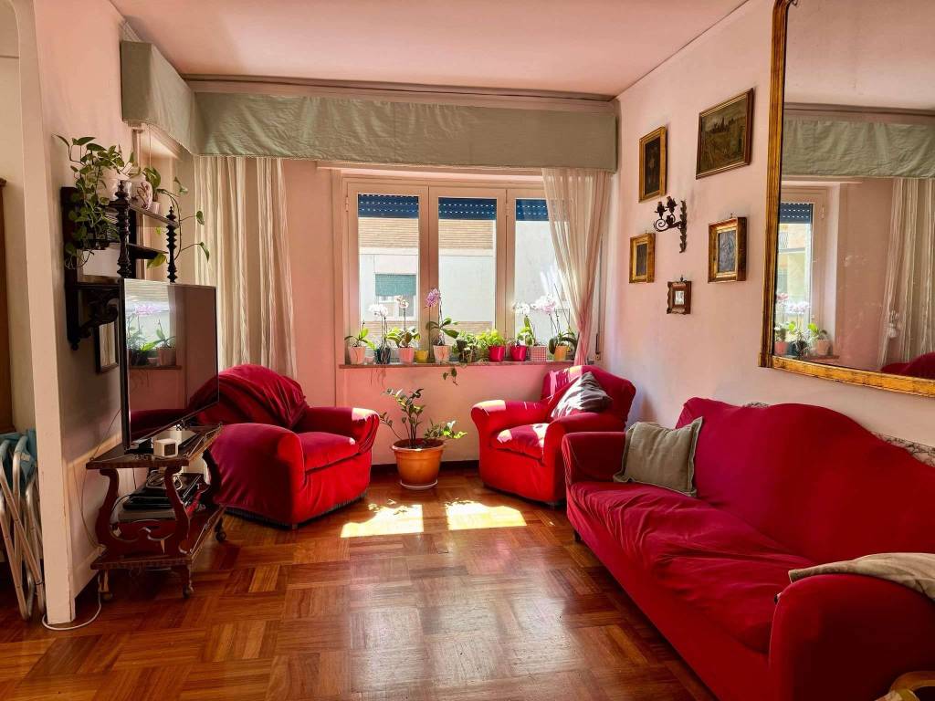 appartamento in vendita a Napoli in zona Arenella